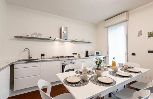 Milan Apartamento | StayEasy SantaGiulia - M3 Metro - Center in 20 mins