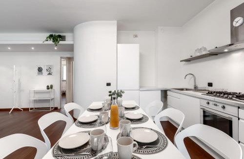Milan Apartamento | StayEasy SantaGiulia - M3 Metro - Center in 20 mins