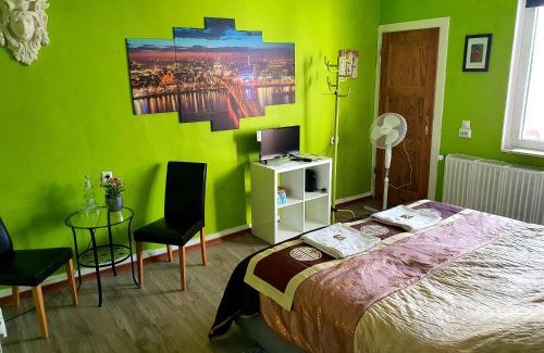 Brueck Cama Y Desayuno | StayInCologne
