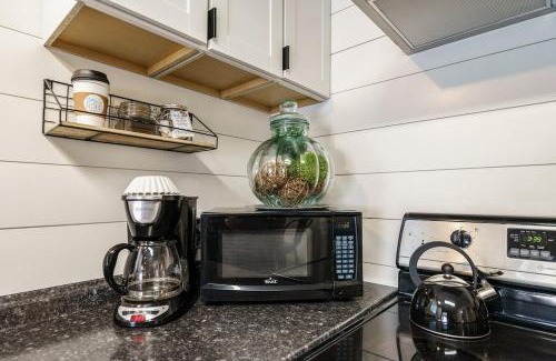 North End Casa | #StayInMyDistrict Hyde Park Bungalow