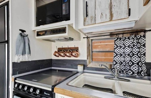 Twin Falls Apartamento | #StayinMyDistrict Twin Falls Backyard Glamper
