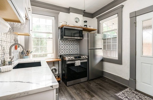 North End Casa | #StayinMyDistrict Urban Cottage