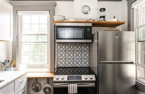 North End Casa | #StayinMyDistrict Urban Cottage