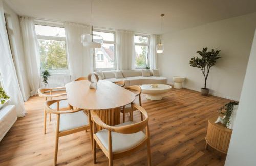 Celle Casa | Staylight Penthouse am Französischen Garten - Zu Fuß 5 Min zur Altstadt, mit Parkplatz