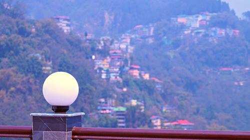 Gangtok Hotel | Staynest Continetal With parking Near Mg Marg