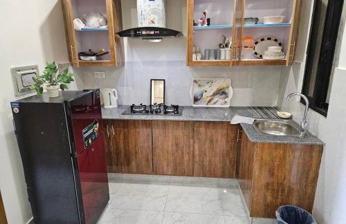 Fatehjang Apartamento | StayNova - Transit Apartment near Motorways & Airport