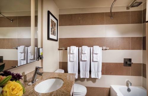 Downtown Portland Hotel | Staypineapple, Hotel Rose, Downtown, Stumptown Balcony Two Doubles, 2 Units