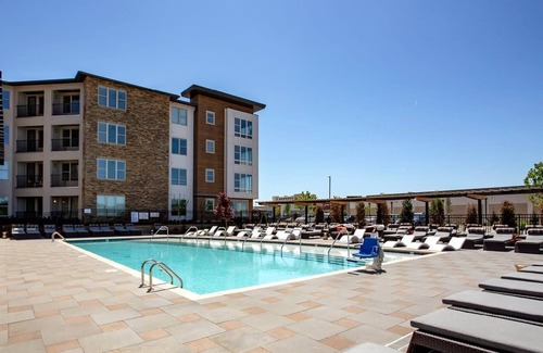Charlotte Condominio | StaysByWalker 2BR Waverly - WiFi/King Beds/Gym