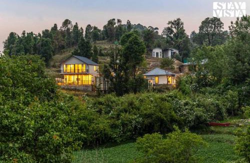Kaul Villa | StayVista at Cujo's Haus with Heated Floor, Bonfire, WiFi, BBQ
