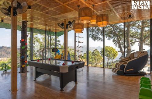 Barog Apartamento | StayVista at Serene with Outdoor Bonfire