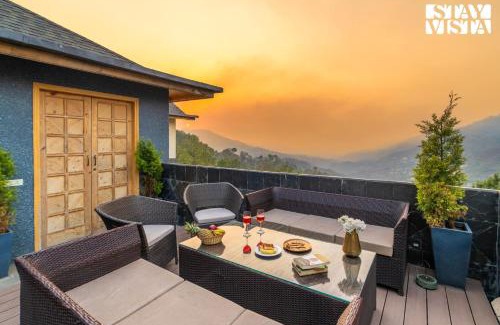 Dharampur Villa | StayVista at Sylvana Villas with Lawn, BBQ and Jacuzzi