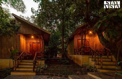 Igatpuri Complejo | StayVista's Timber Cottage - Cozy Cottages with Indoor Games