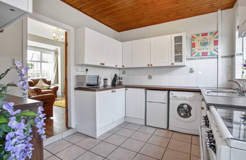Burslem Casa | ⭑ Staywhenever NWT- 4 Bedroom House | King Size Beds | Sleeps 9 ⭑