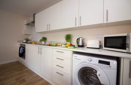 Southampton City Centre Apartamento | Stayzo Castle Point 6 Apartment - Premier Lodge