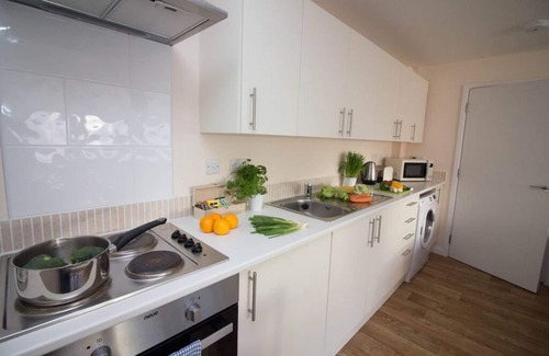 Southampton City Centre Apartamento | Stayzo Castle Point 6 Apartment - Premier Lodge