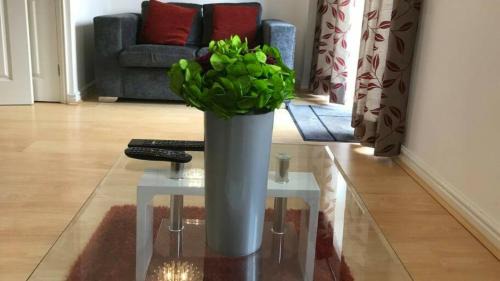 Cole Green Apartamento | StayZo Cole Green Lane Accommodation- FREE Parking