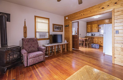 Walker Cabina | Steamboat Bay Resort Cabin 1 - Best View!