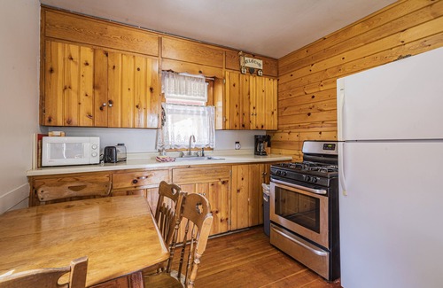 Walker Cabina | Steamboat Bay Resort Cabin 1 - Best View!