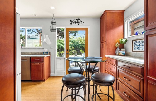 Westside Santa Cruz Casa | Steamers Lane Retreat