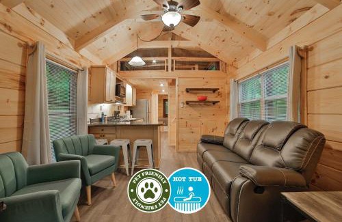 Lookout Valley Neighborhood Association Casa | Stefan Cabin Nature-nested Tiny Home Hot Tub