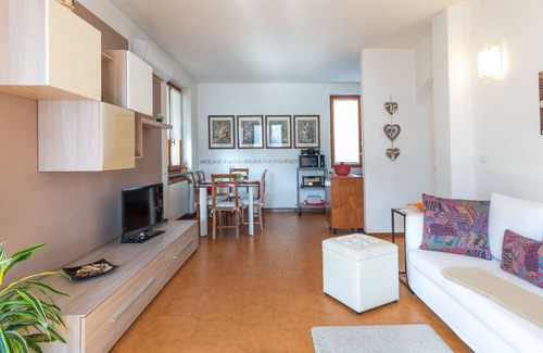 Fiumelatte Apartamento | Stefania (VNA370) by Interhome