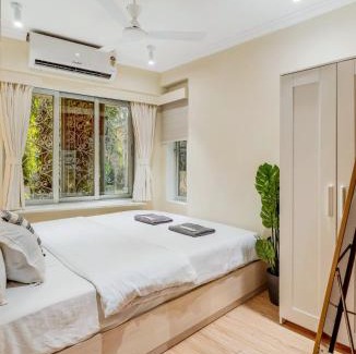 Pali Hill Apartamento | Stella 2BHK in Khar with Wi-Fi, Smart TV & Kitchen