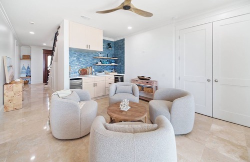 Avalon Beach Estates Casa | Stellar Beach Views Pool Bikes! Pet Friendly! Fall and Holiday Availability!