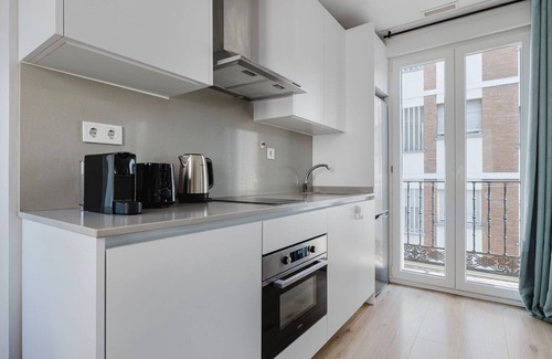 Cuatro Caminos Apartamento | Stellar Cuatro Caminos 2BR w/ Balcony, A/C & Elevator, by Blueground
