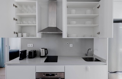 Cuatro Caminos Apartamento | Stellar Cuatro Caminos 2BR w/ Balcony, A/C & Elevator, by Blueground