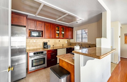 Cupertino Casa | Stellar Cupertino 2BR w/ Pool & Balcony, close to Shopping, by Blueground