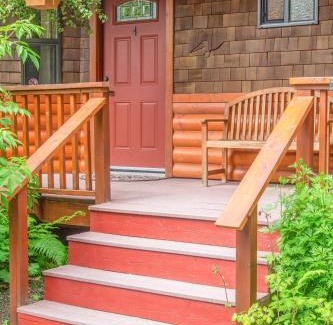 Bear Creek Hotel | Steller Inn