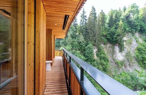 Flims Apartamento | Stenna Selva - bright and modern 3.5 room apartment for 4 people, approx. 58m2.