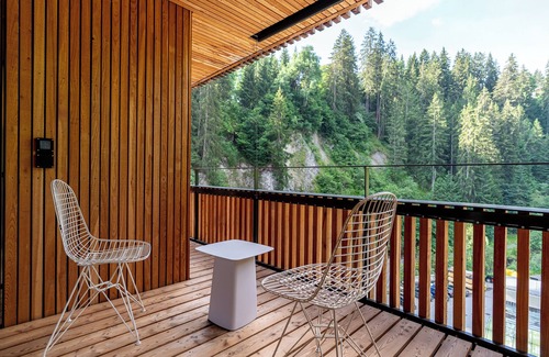 Flims Apartamento | Stenna Selva - bright and modern 3.5 room apartment for 4 people, approx. 58m2.