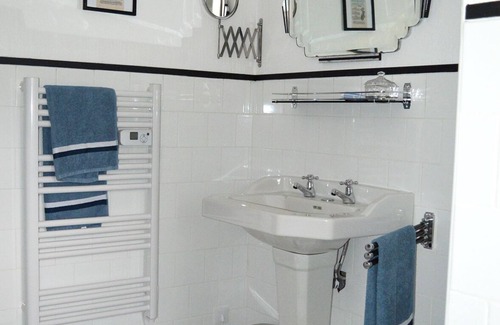 Saint-Clair-sur-l'Elle Cama Y Desayuno | Step back in time at our 1930s/40s decorated 18th Century home
