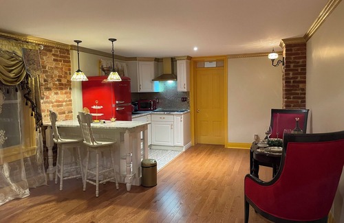 Reading Apartamento | Step back in time and experience the elegance of Victorian era.