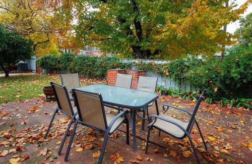 Albury Casa | Step Back in Time on Dean