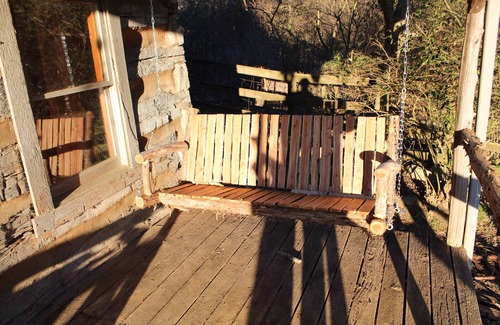 Jonesborough Cabina | Step back in time a charming 1880 historic cabin