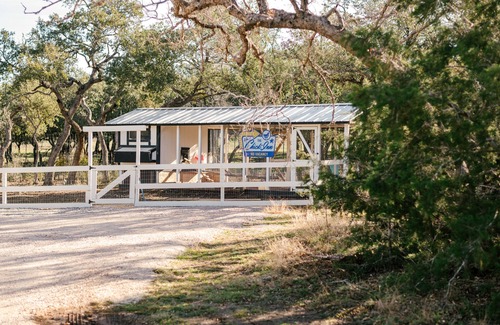 Johnson City Cabaña | Step Free Entrance - Garofalo Cottage at Wrenwood Ranch