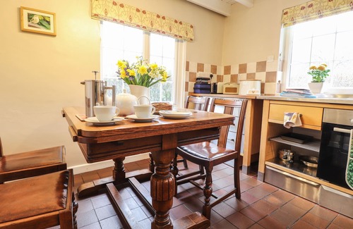 Fishguard Casa | STEP IN, family friendly, character holiday cottage in Fishguard