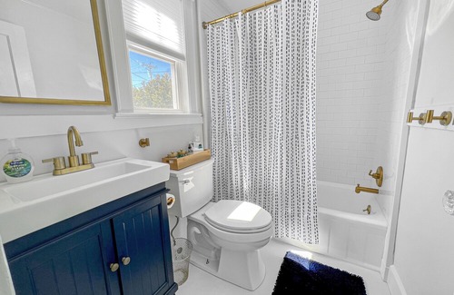 Pond Cove Apartamento | Step right out to the beach! Amazing location 7 min to Portland. Unit 4