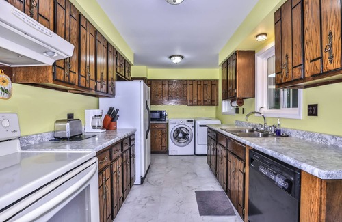 Sayner Casa | Stepaway Vacation Rentals- Conifer Cabin