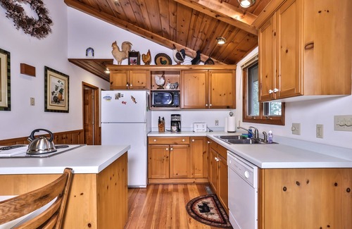 Sayner Cabaña | Stepaway Vacation Rentals- Schneider Cabin