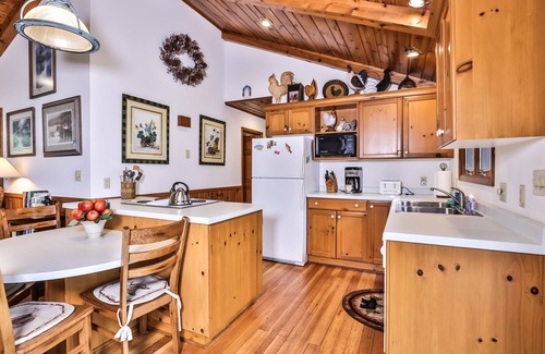 Sayner Cabaña | Stepaway Vacation Rentals- Schneider Cabin