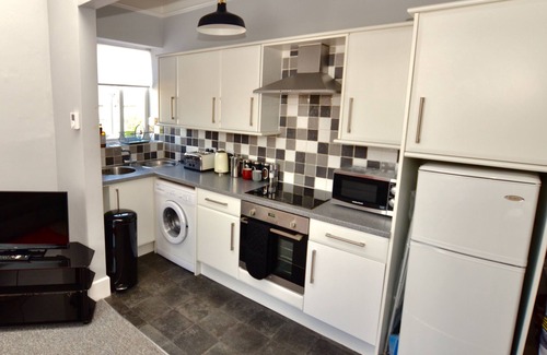 Cheltenham Cabaña | STEPHEN'S CHELTENHAM APARTMENT, pet friendly in Cheltenham