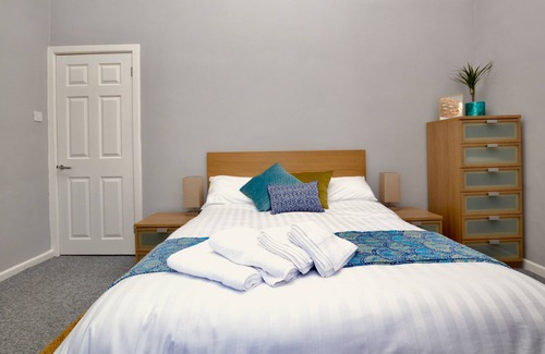 Cheltenham Cabaña | STEPHEN'S CHELTENHAM APARTMENT, pet friendly in Cheltenham