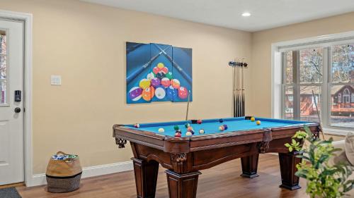 Albrightsville Casa | Stephen Way by AvantStay Hot Tub Game Room Albrightsville