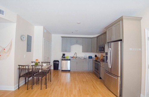 Biloxi Apartamento | 🔥STEPS 2 BEACH❤️ | SLEEPS 6 + NEAR CASINOS