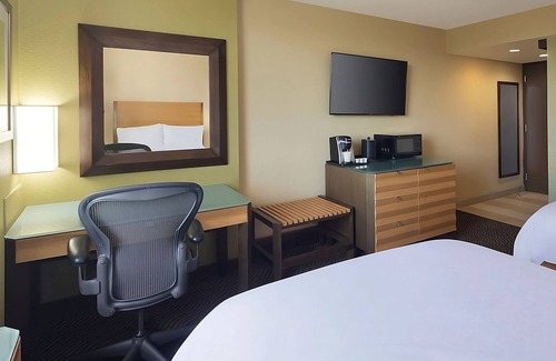 San Jose Hotel | Steps away from Norman Y. Mineta San Jose International Airport, 3 Classic Units