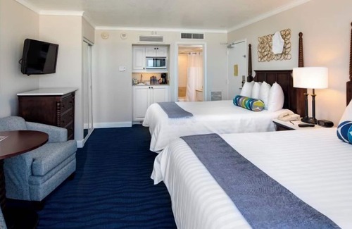 St. Pete Beach Hotel | Steps Away from the Beach! 3 Units w/ Balconies, Outdoor Pools, Parking!