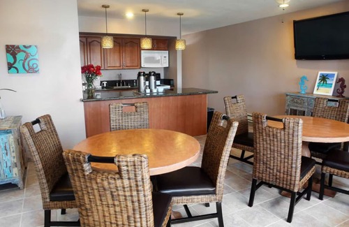 San Clemente Hotel | Steps away from the beach! Fully Equipped Kitchen & Parking Onsite!